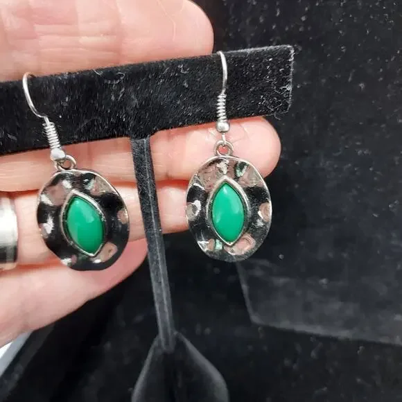 Necklace Bracelet Pierced Earrings Set Emerald Green Faux Stone Silver Tone 21" - Picture 5 of 8